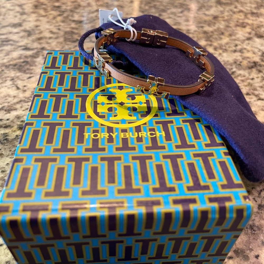 Tory Burch Sherif-T stackable bracelet